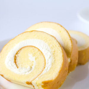 Vanilla Swiss Roll with cream